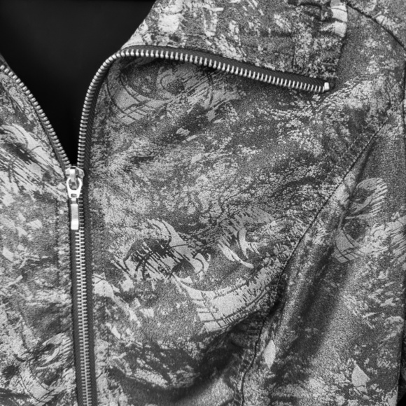 Chico's Zenergy Jacket Neema Evelyn Foil Zipper Front Silver Black 2 - Picture 2 of 5